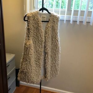 Dylan faux fur vest- sz L